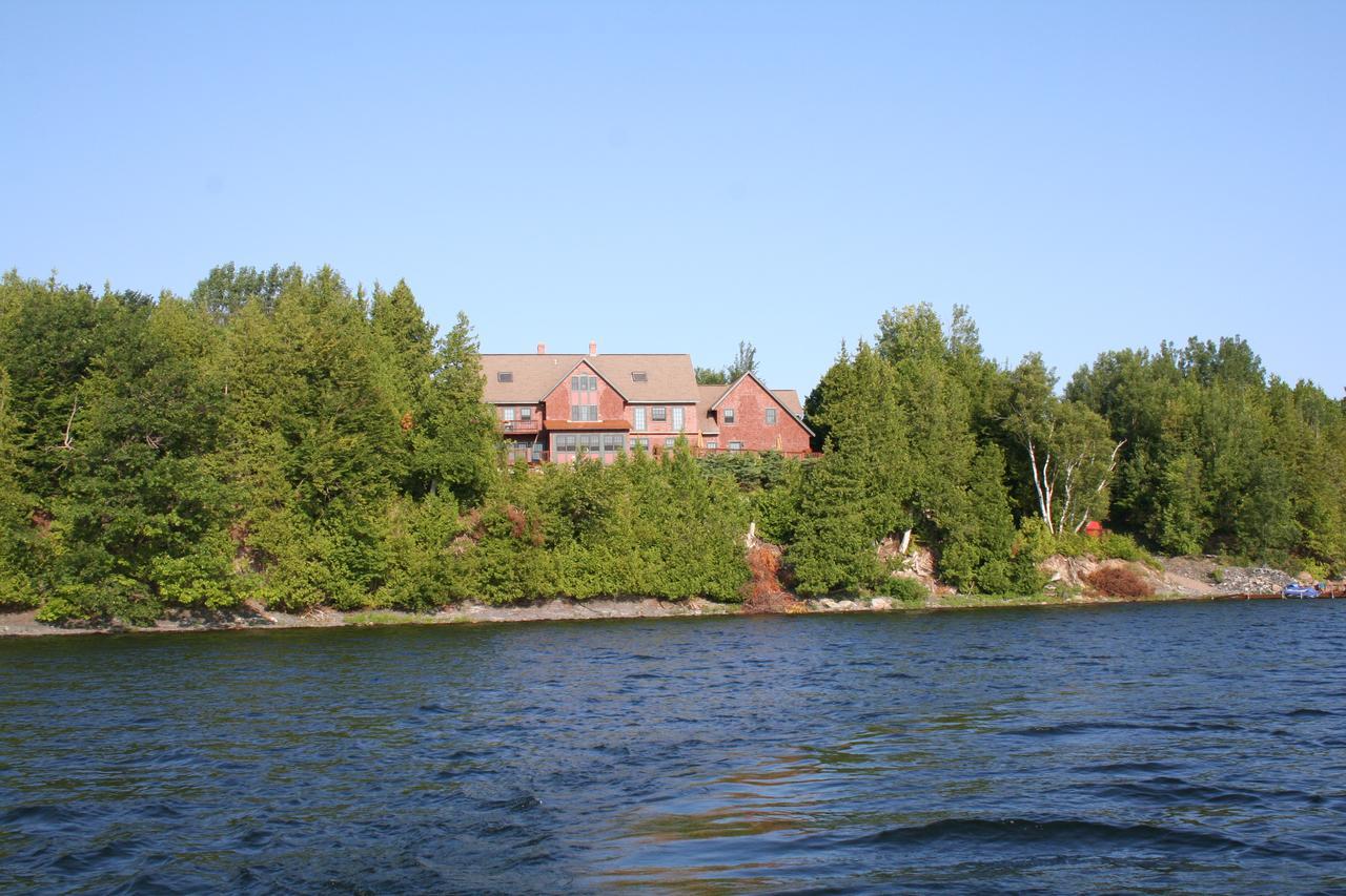 Fearn Lodge South Hero Exterior photo